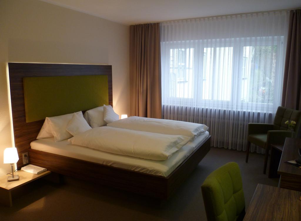 Hotel Kronprinz クルムバッハ 部屋 写真