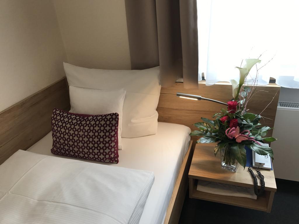 Hotel Kronprinz クルムバッハ エクステリア 写真