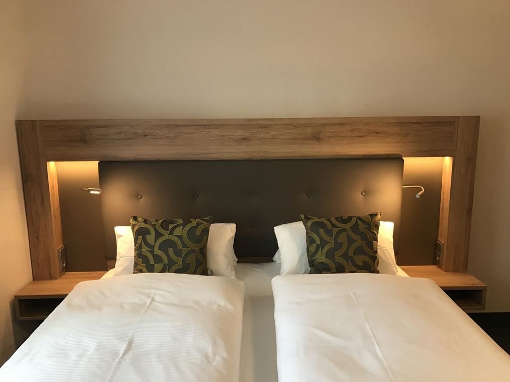 Hotel Kronprinz クルムバッハ エクステリア 写真