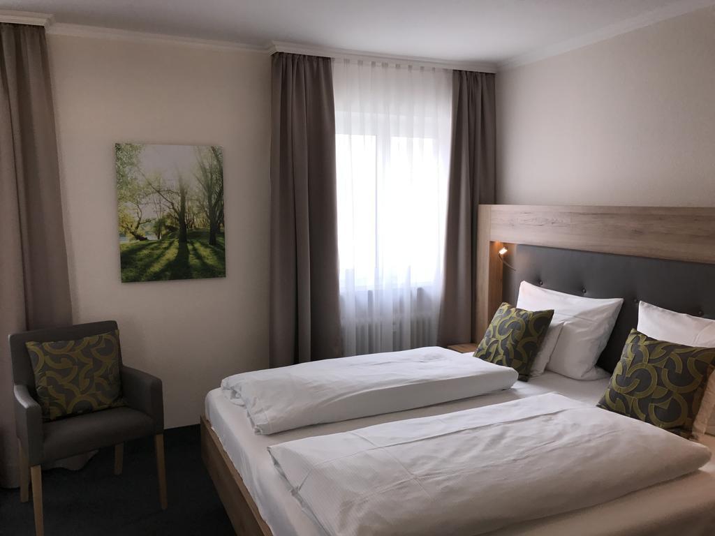 Hotel Kronprinz クルムバッハ エクステリア 写真