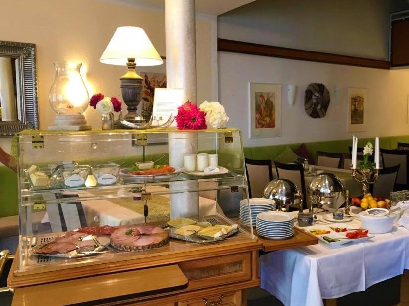 Hotel Kronprinz クルムバッハ エクステリア 写真
